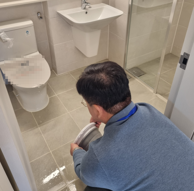 하자진단 비용 산정 (미시공, 변경시공, 오시공) 글에서 설명하는 시공·점검 방법과 절차를 실제로 보여주는 본문 속 현장